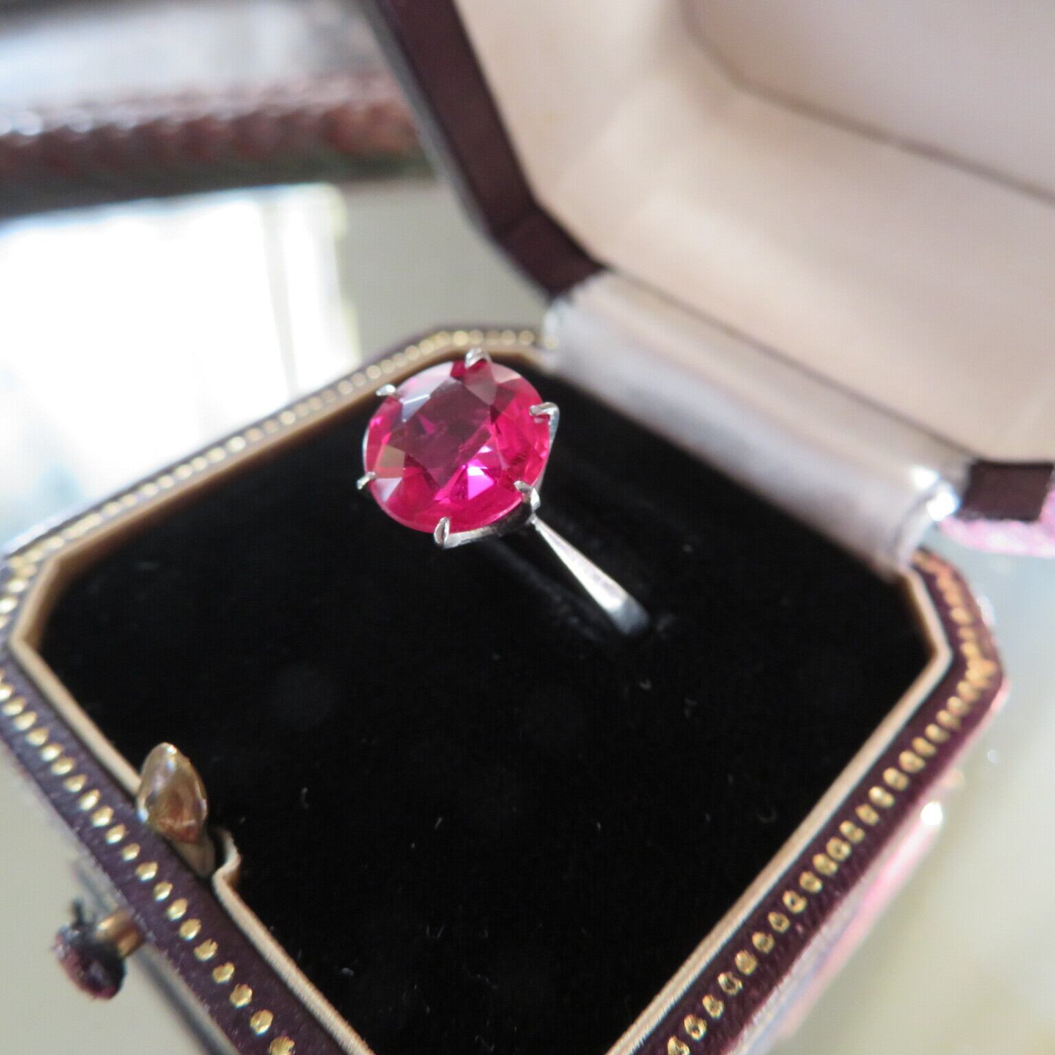ヴィンテージ  サンプラチナ合成ルビーのリング