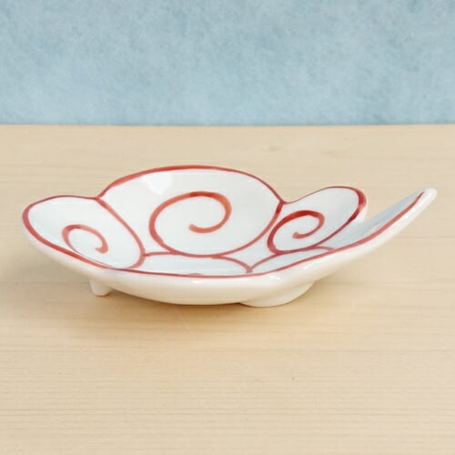 有田焼 豆皿 赤筋斗雲（描き）雲型 8-047 | MARUFUKU utsuwanohana