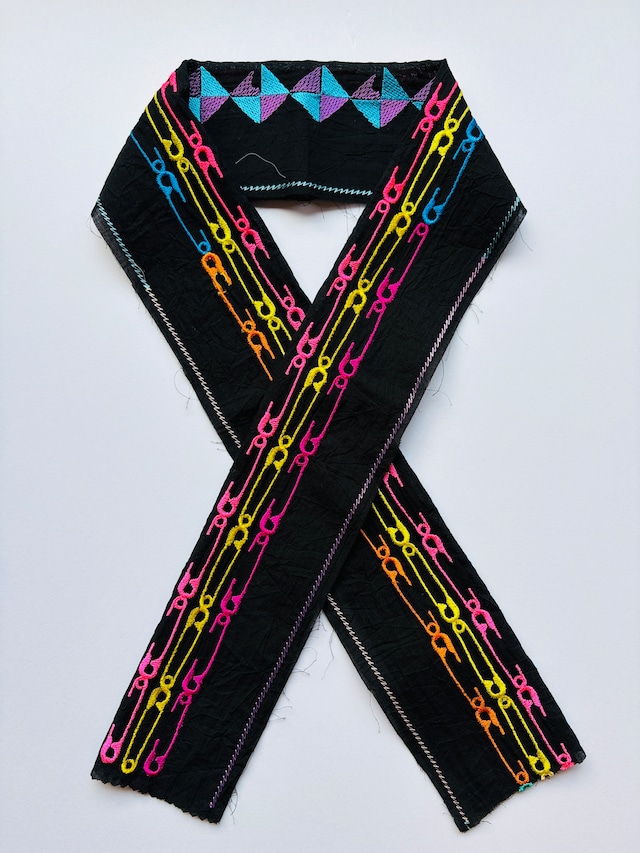 ULOCO 刺繍　半衿　安ピン　ブラック①