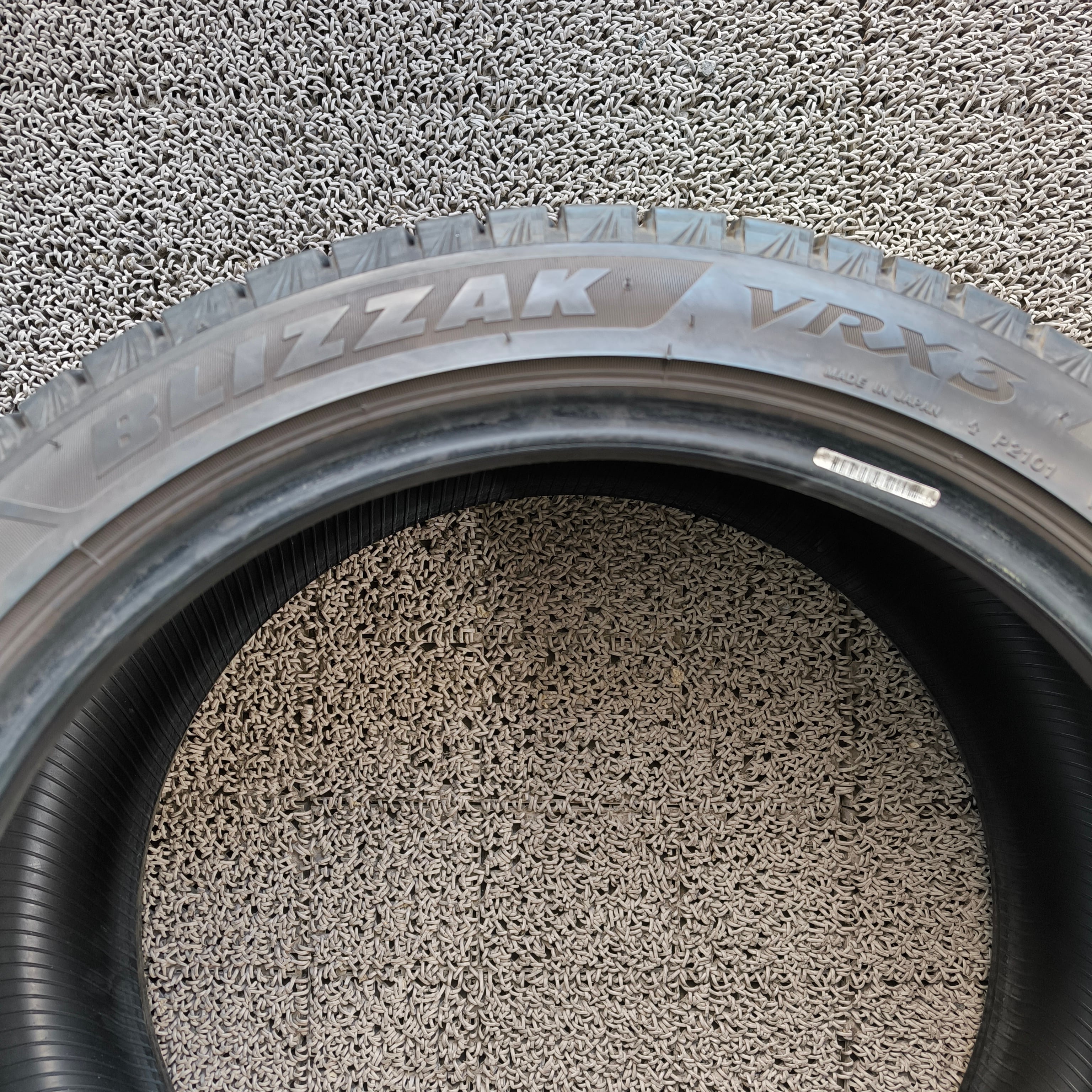 245/40R18 93Q BRIDGESTONE BLIZZAK VRX3 ブリヂストンブリザック VRX3