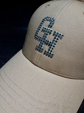 【gifthat/ギフトハット オリジナル】ラインストーン/Rhinestone クラシックロゴ GH ベージュ