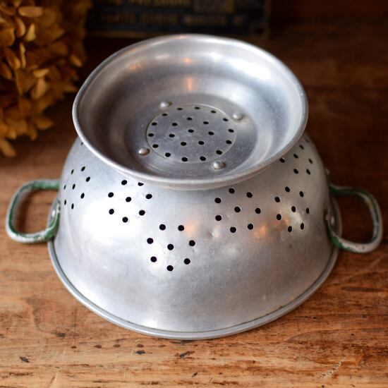 イギリス アルミ製コランダー | Brocante de La Cocotte （フランス