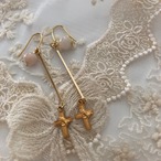 アーメンクロスとピンクアクアマリンのピアス