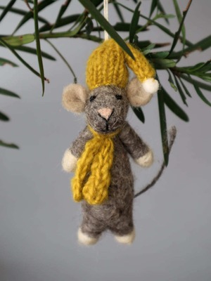 クリスマス オーナメント 黄色い帽子とスカーフの灰色のネズミ / Grey Mouse with Yellow Hat & Scarf