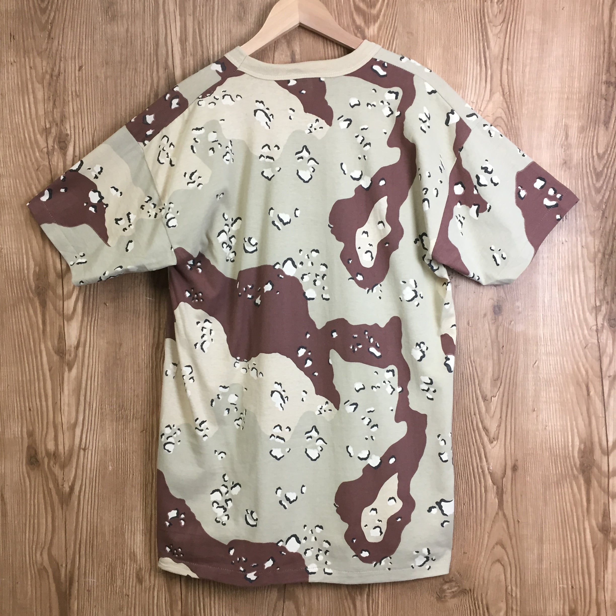 ホワイトアウト Whiteout ヴィンテージ Tシャツ BITE IT チョコ 商品