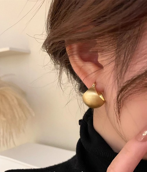 Metallic Gold 　PIERCE