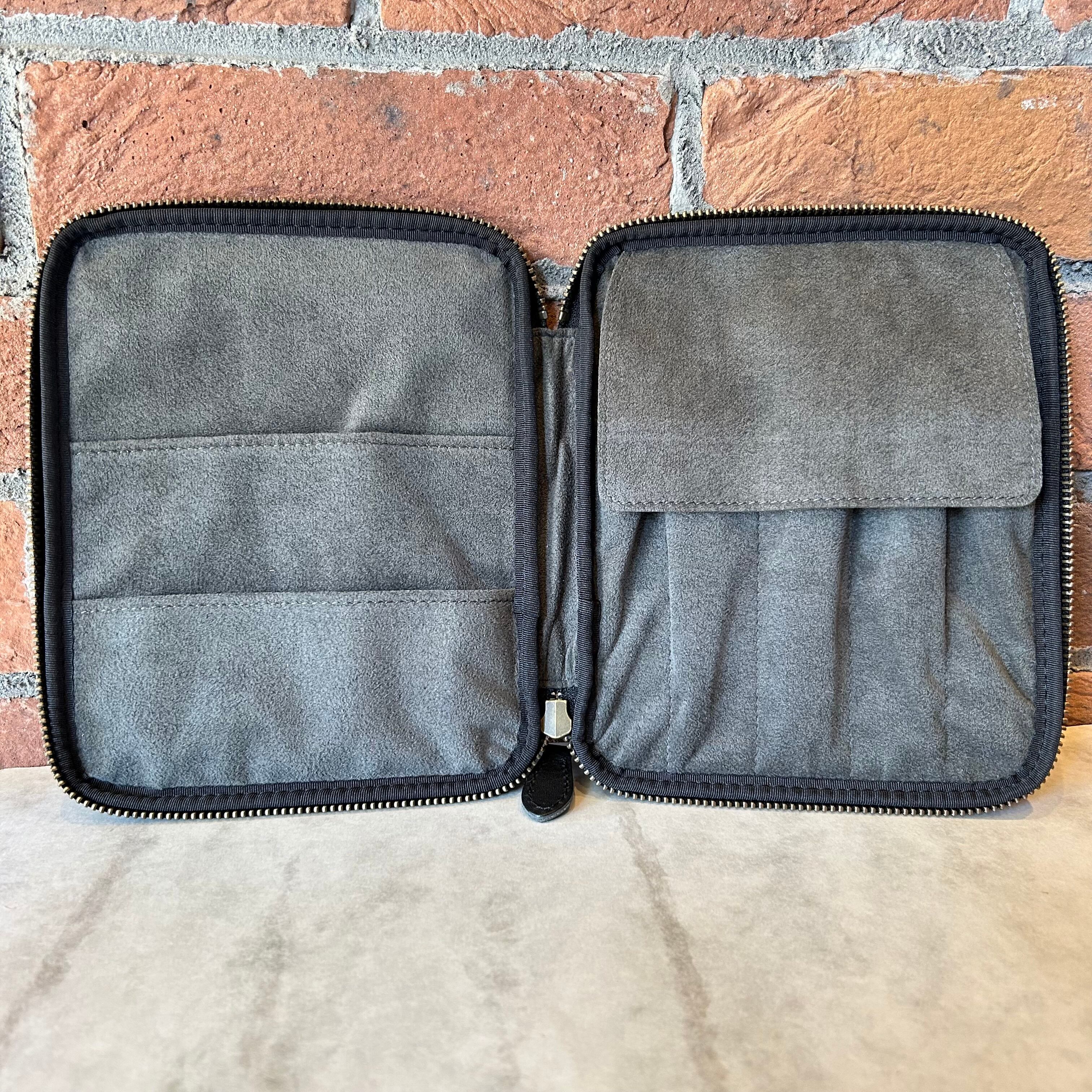 ＆Liebe「開くたび、ときめく 文具ポーチ（栃木レザー）」／5本差し