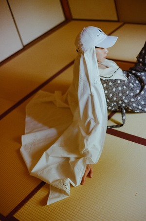 " 餞 ha na mu ke Cap " / super long handkerchief(white×navy)