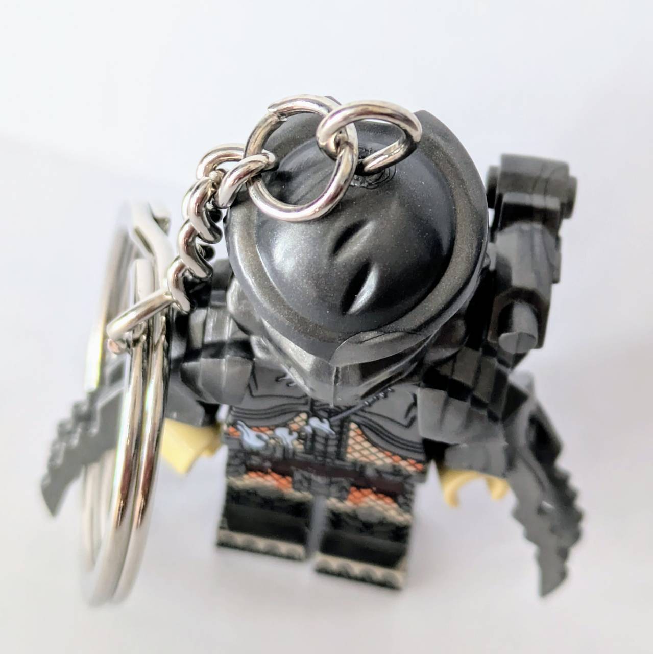 再入荷！【 ブロックフィギュアキーホルダー 】 AVP ( エイリアンvs
