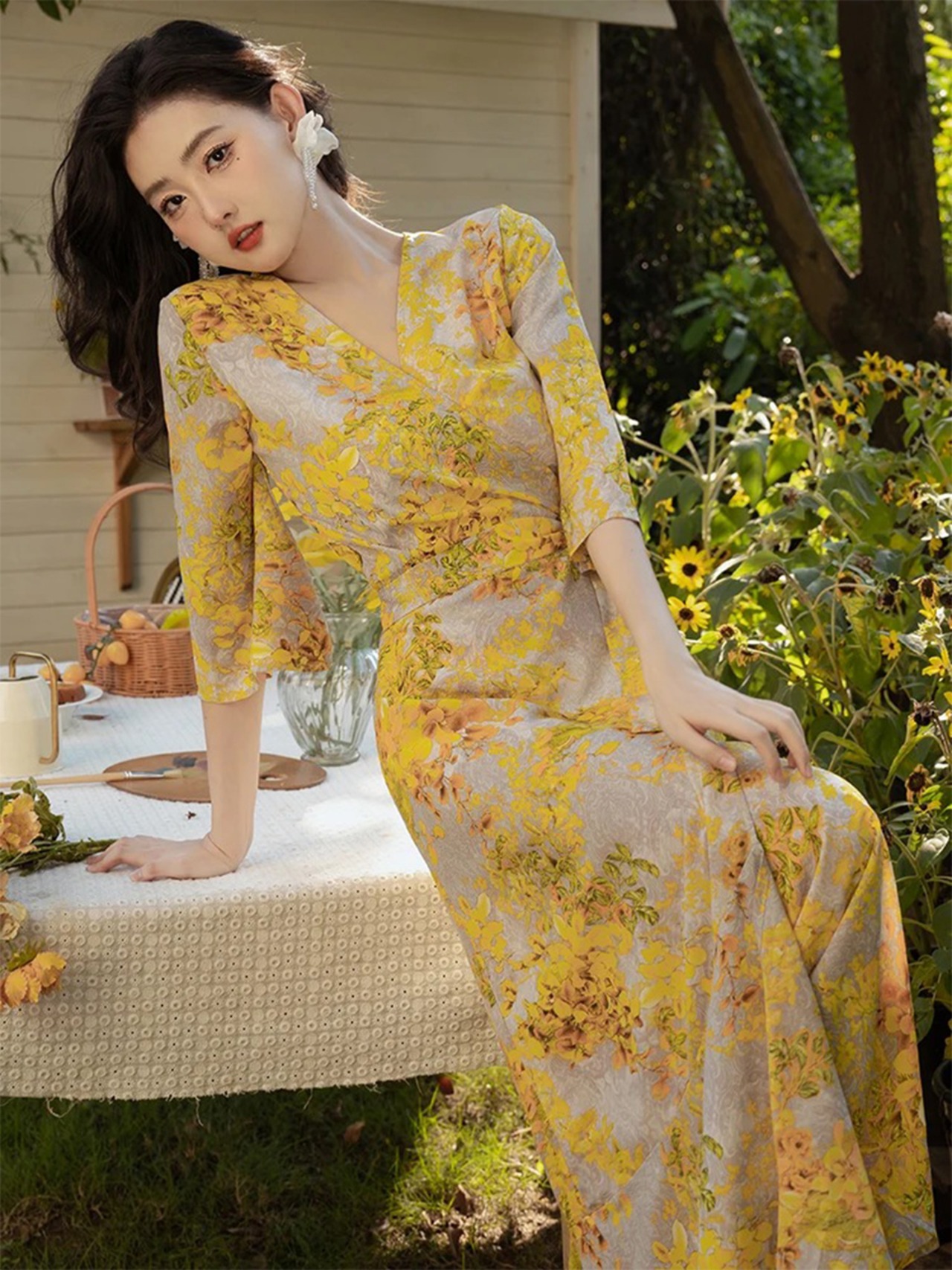 【0002】Cachecoeur Yellow Flower Short Sleeve Dress