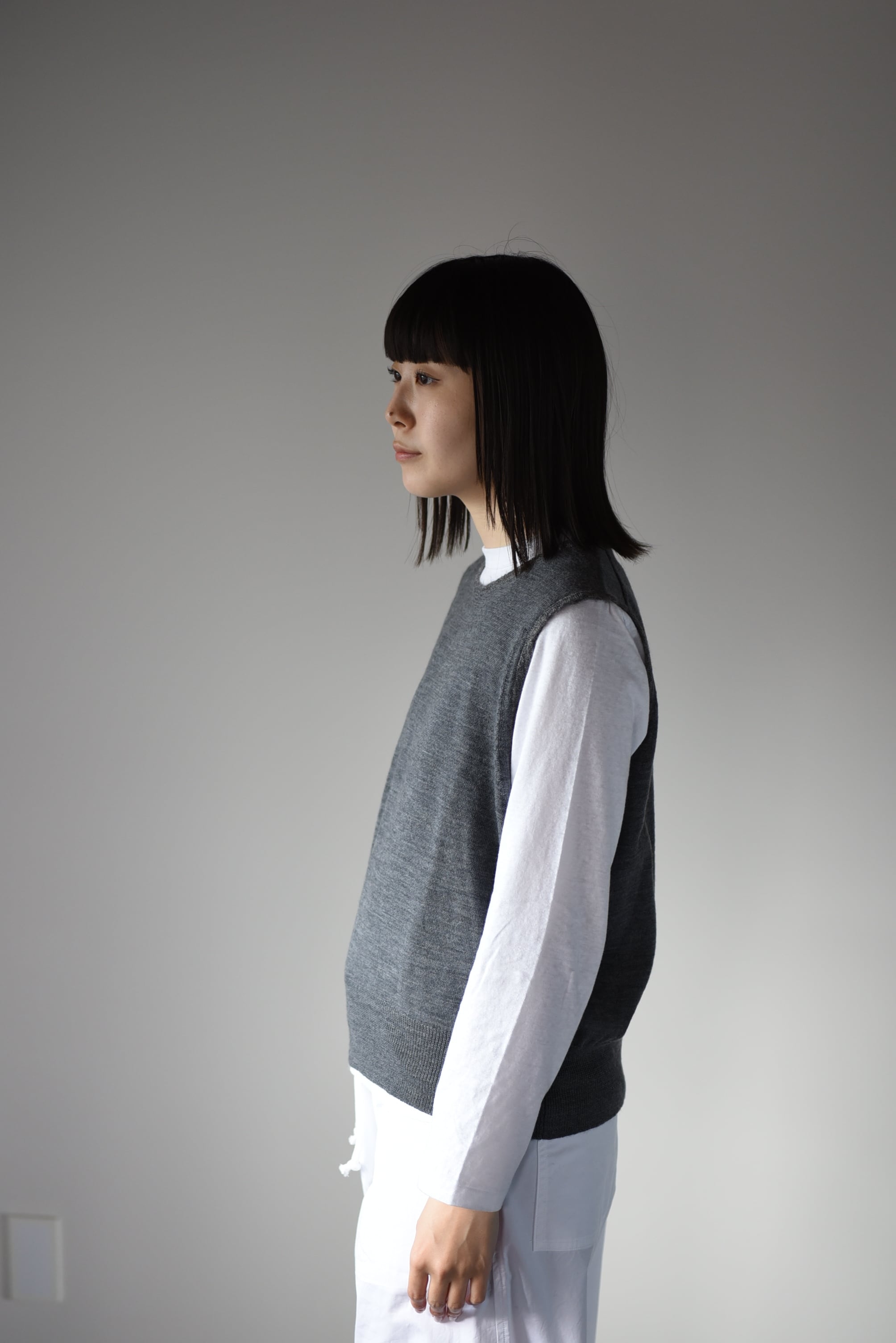eleven 2nd｜イレブンセカンド｜ウールベスト ｜Charcoal | 岡の oka no