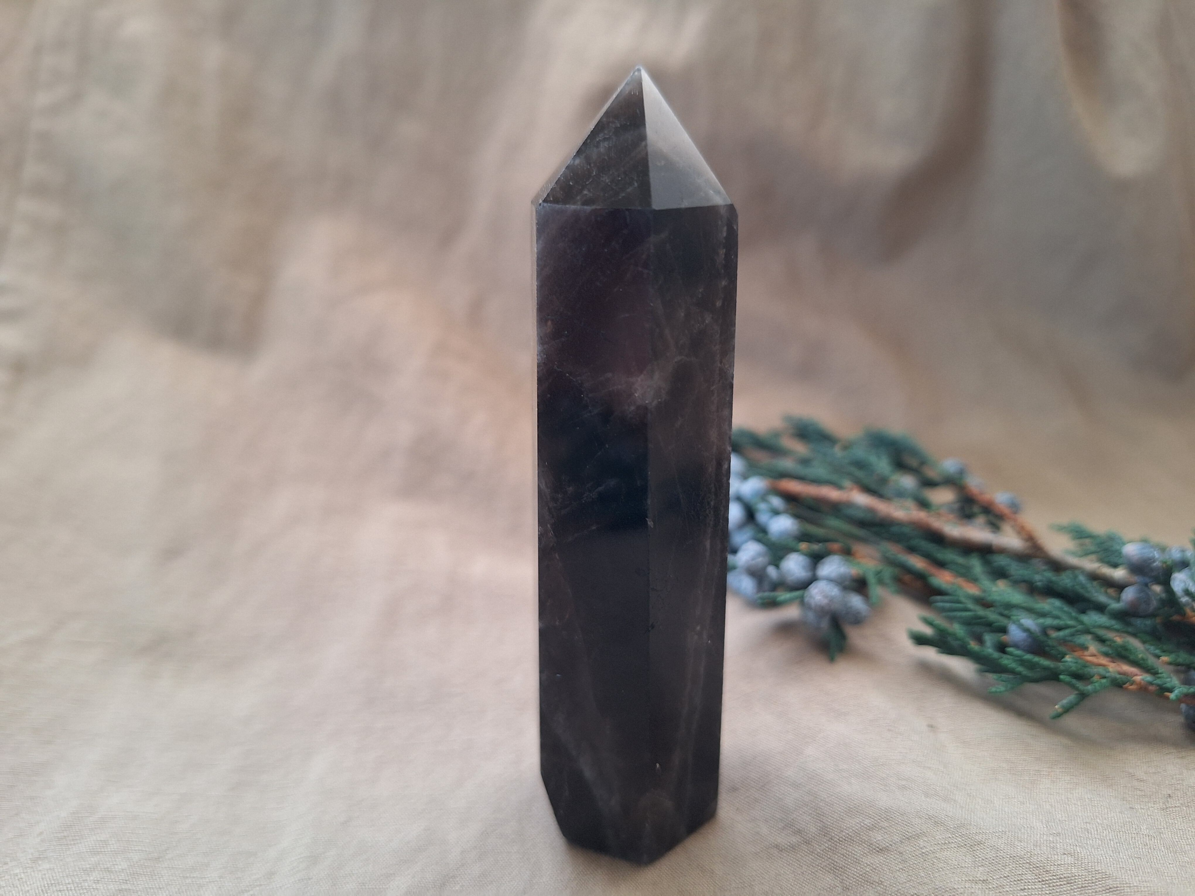 M1962☆黒水晶(モリオン)六角柱588g☆天然石　原石 モリオン （黒水晶） 六角柱 ポイント （ 70～80g ） ⑪ | Clear