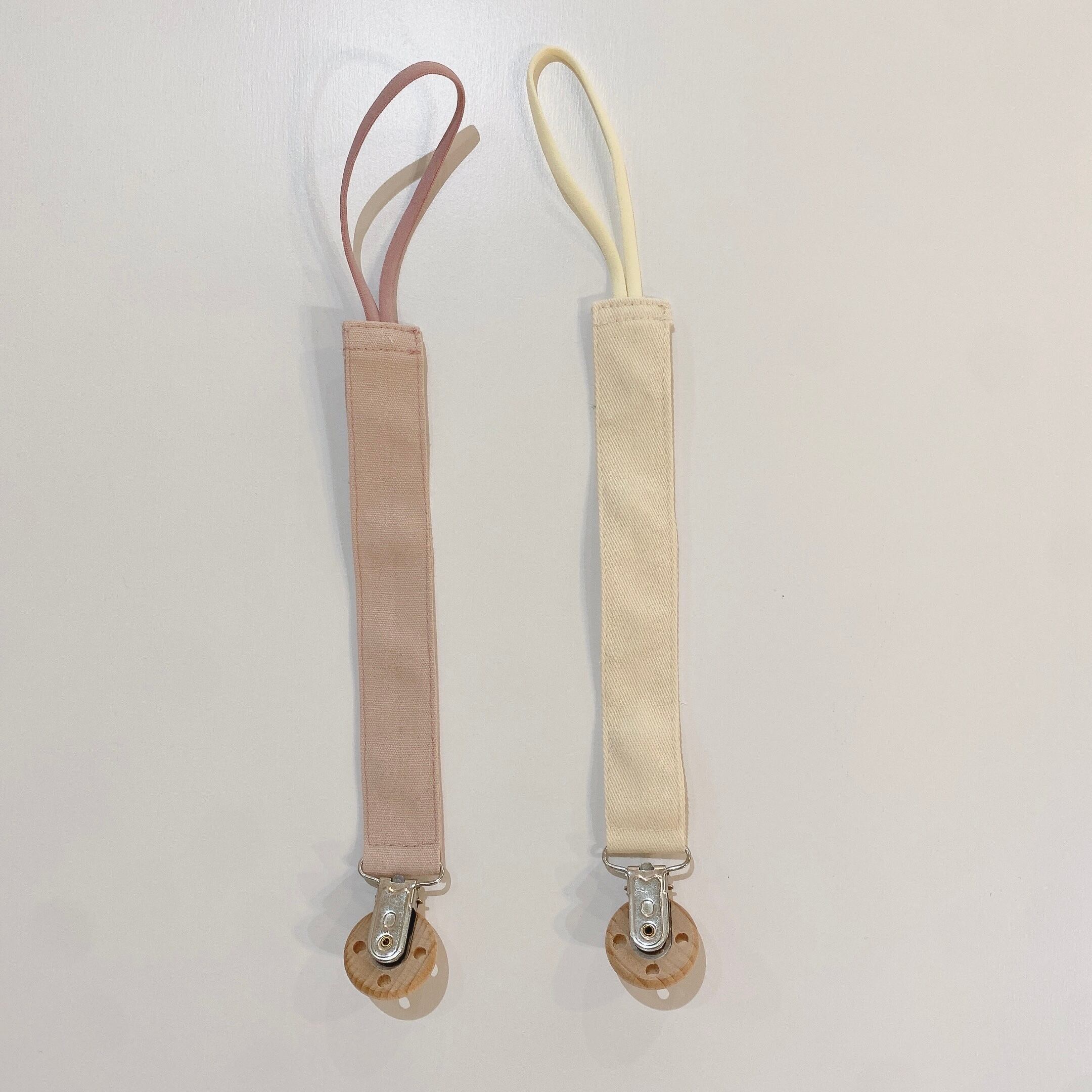 おしゃぶりホルダー