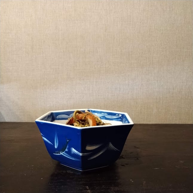 瀬戸焼 六角形 鉢 ボウル 向付 取り鉢 トビウオ 飛魚 海 波 ヘキサゴン