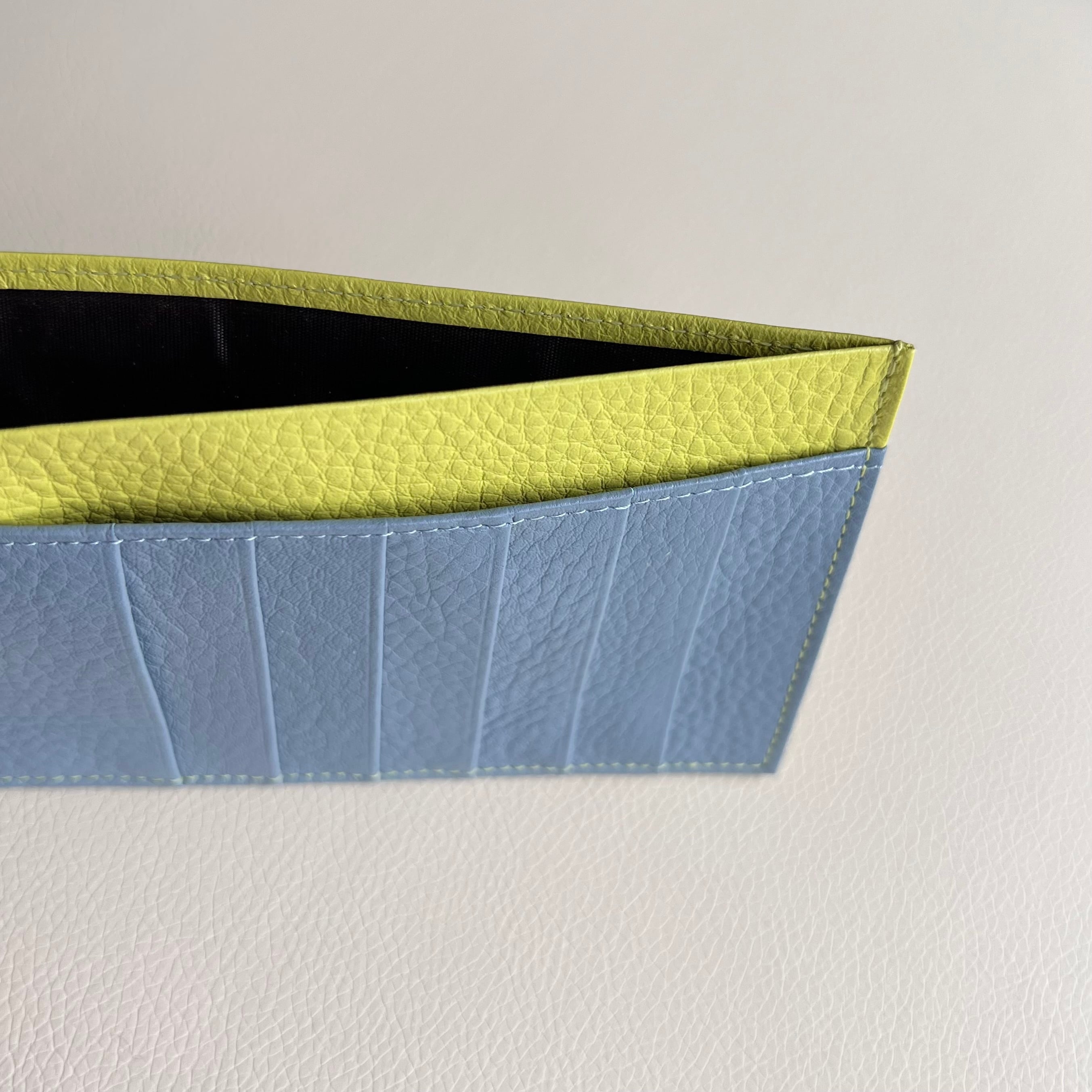 オールドブルー×ネオングリーン：あつさ3.0mmのサイフ | VIFJ