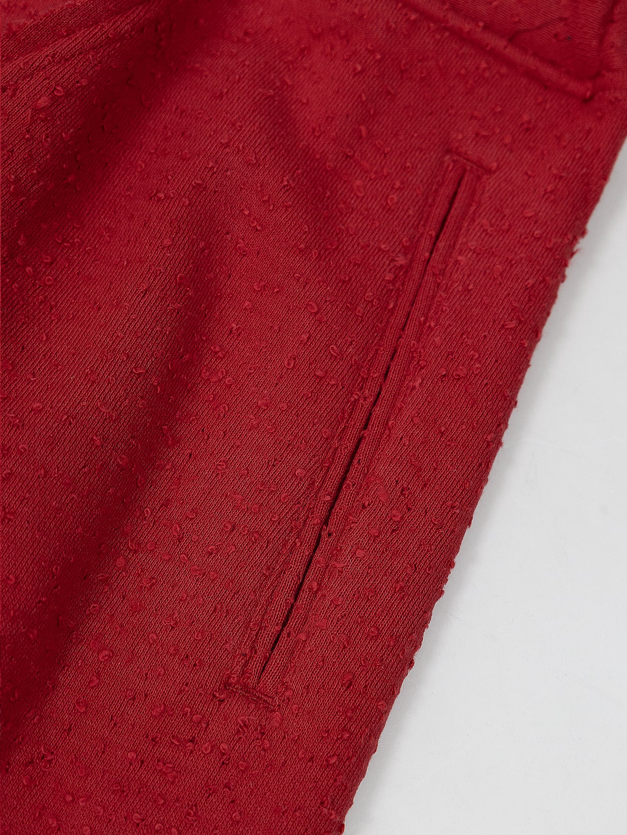 UNEEK BASEMNT - Discover independent style.