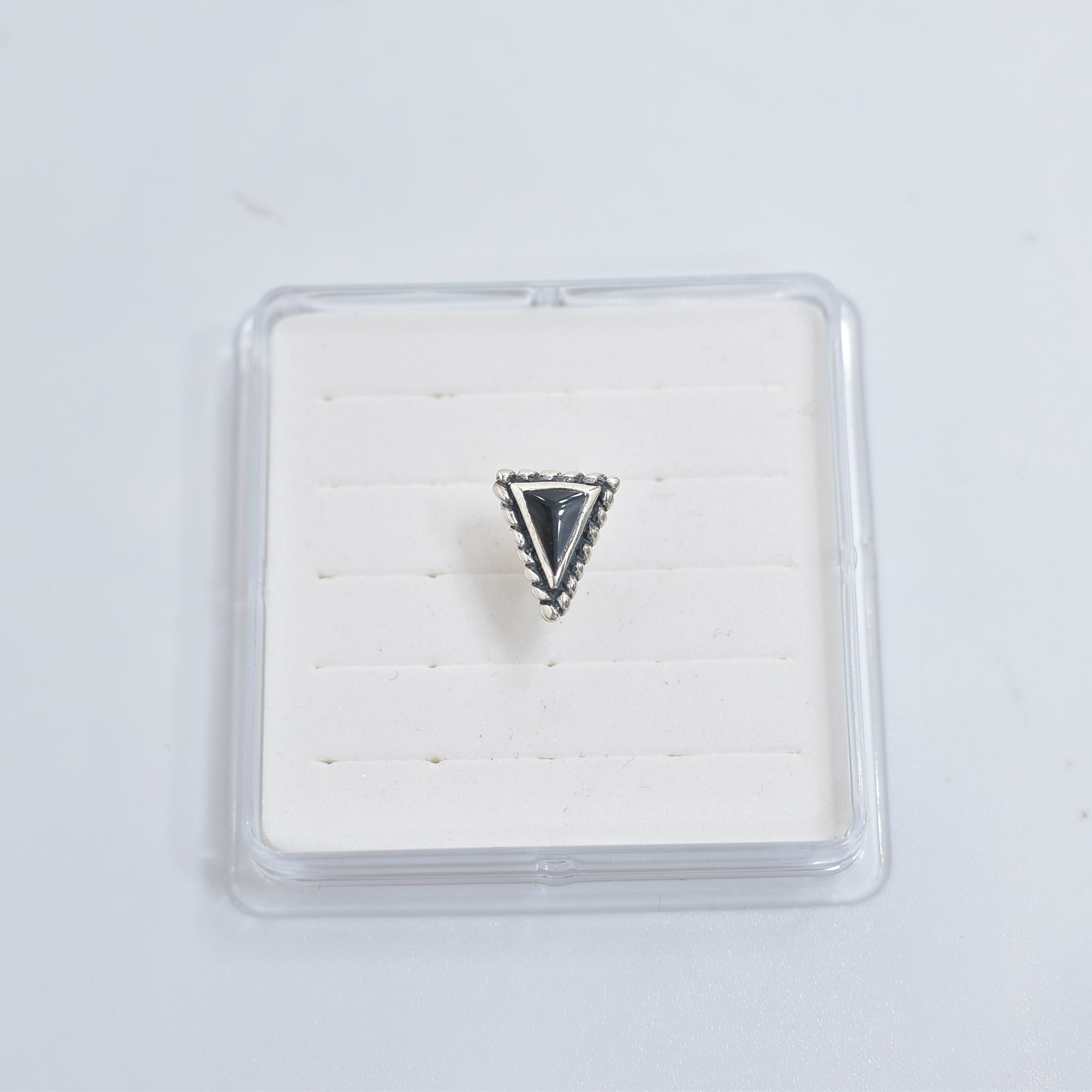 シルバー925 トライアングルデザイン スタッド ピアス silver pierce