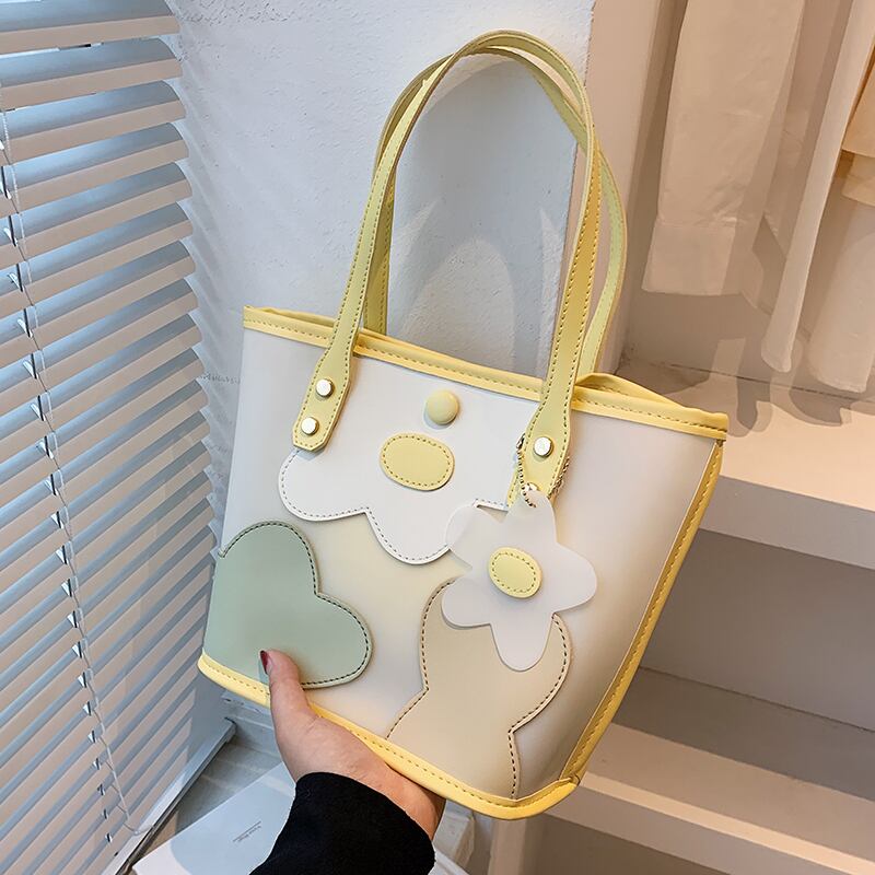 サマーレッド 夏物 トートバッグ Tiancai_Wing_Bag53753377172