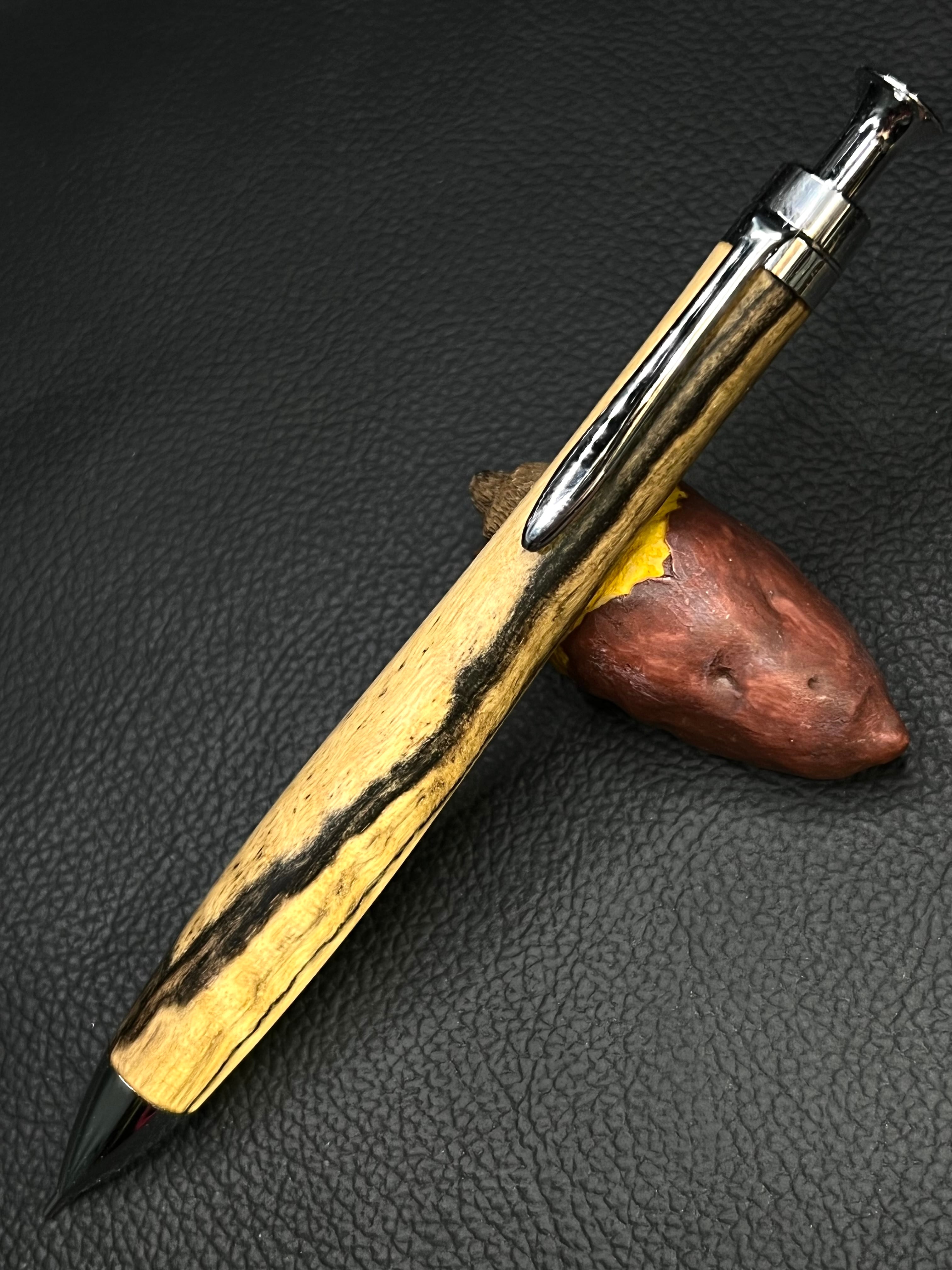 9 ラオスブラック ダルベルジアランセオラリア 極上孔雀 | こぶた工房