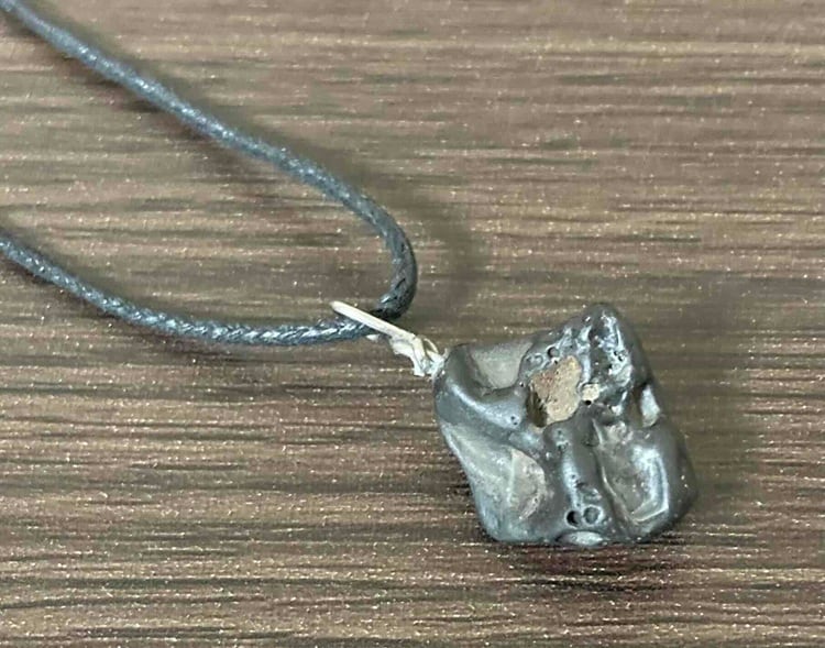 世界最大級」の「翡翠埋蔵地徳島剣山」」の「阿波翡翠原石（本翡翠