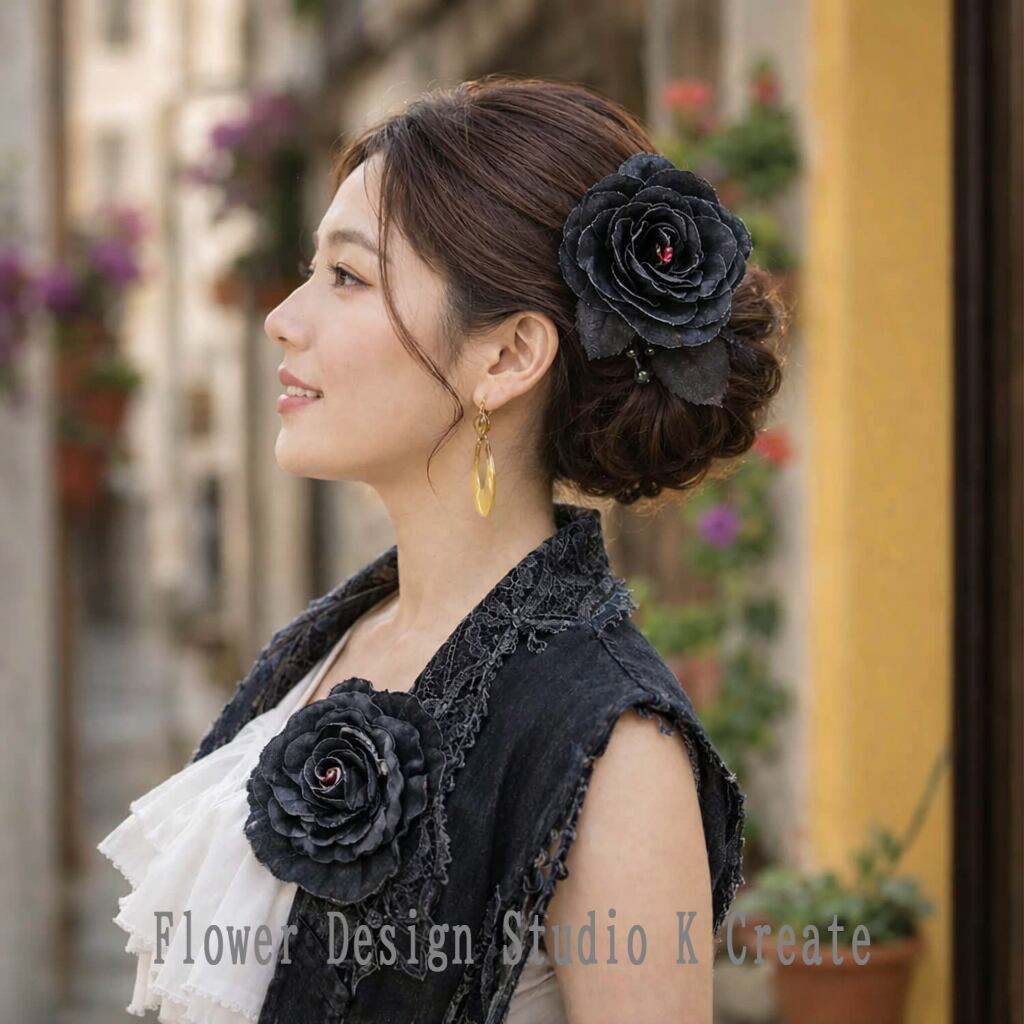 ブラックデニムの薔薇の髪飾り(シングルワイヤー仕様)|赤ビジューが煌めく髪飾り|フラメンコ・ダンス・浴衣 |Flamenco Flower|デニム|黒バラ|黒い薔薇|赤いビジュー|フラメンコ髪飾り|花
