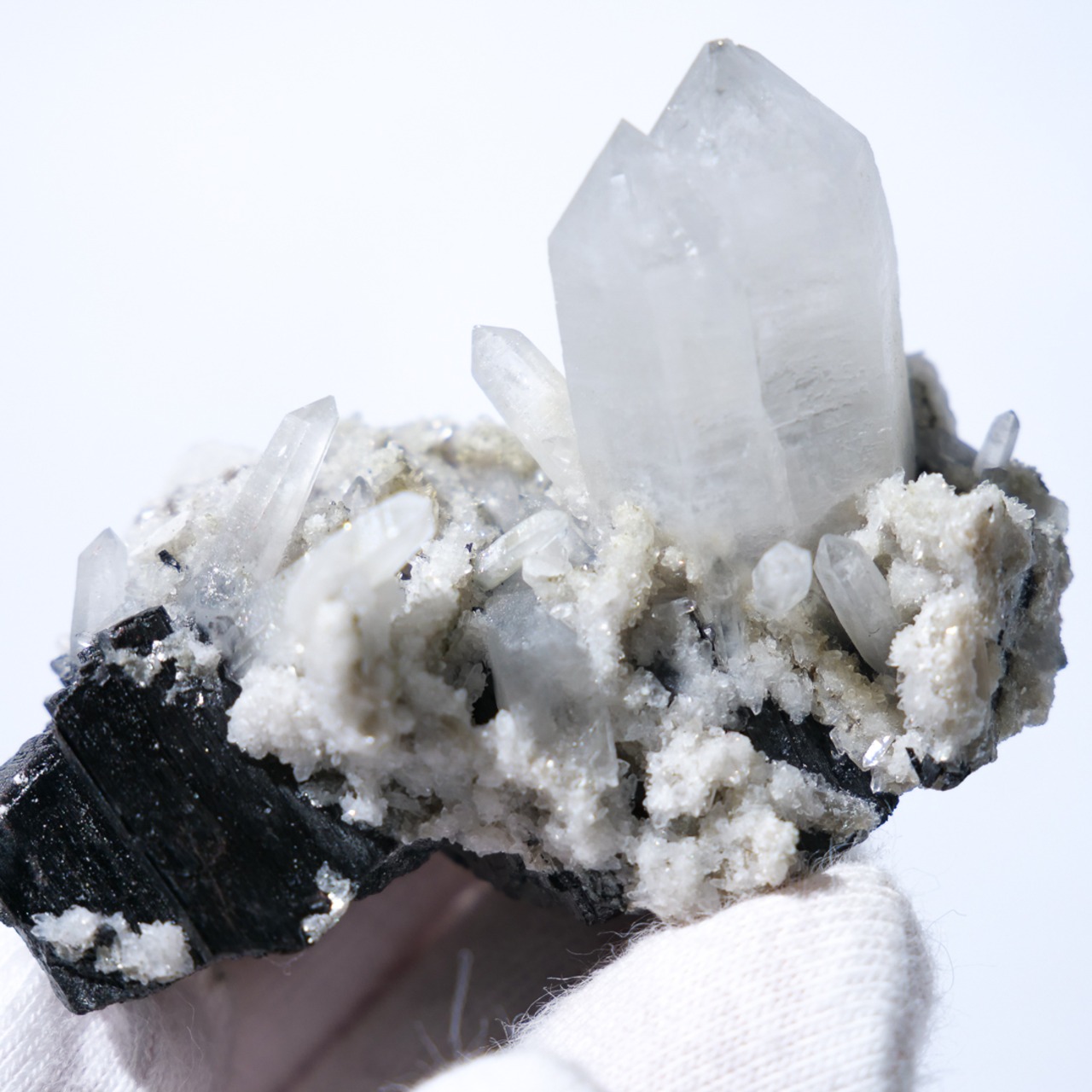 ヤオガンシャン産 ブラックトルマリン クォーツ 共生 / 原石 標本【H_1】