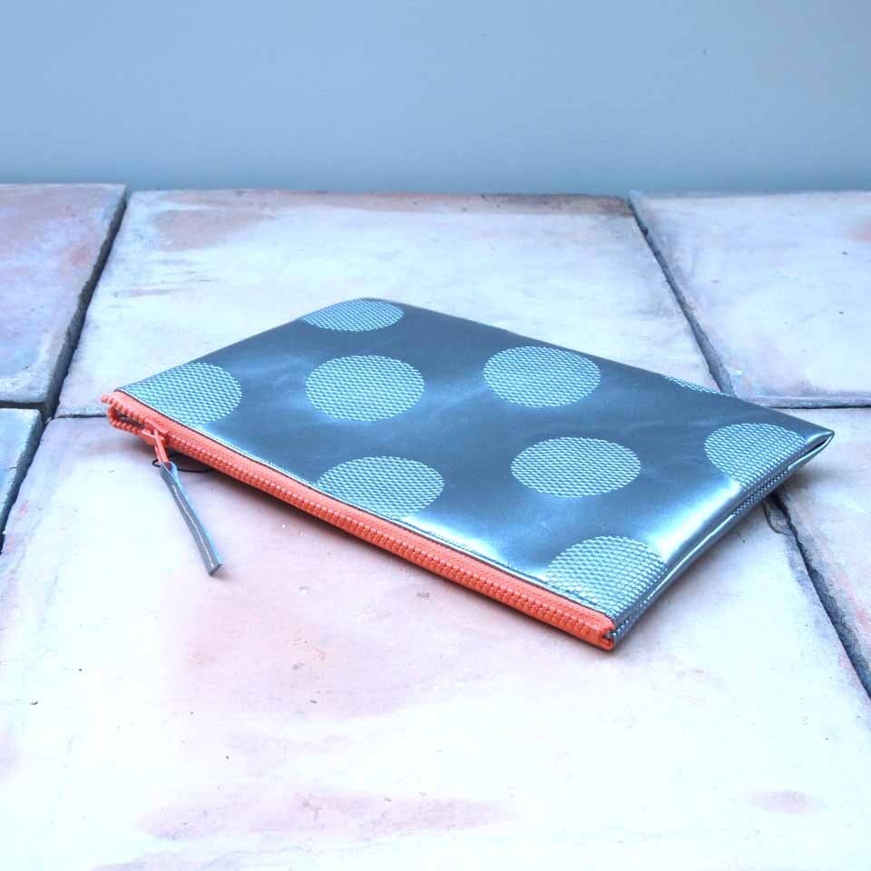 HANA (バッグ)水玉エナメルシリーズ 6 ポーチ <受注制作品>