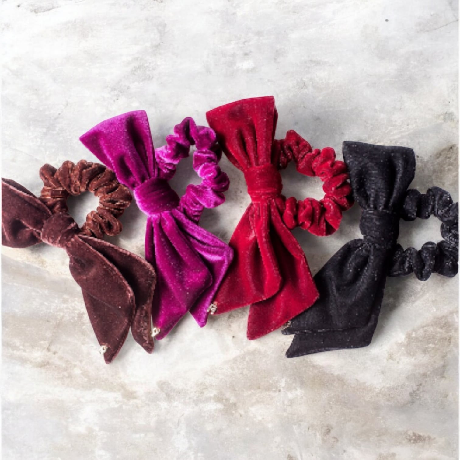 ベロアボウシュシュ