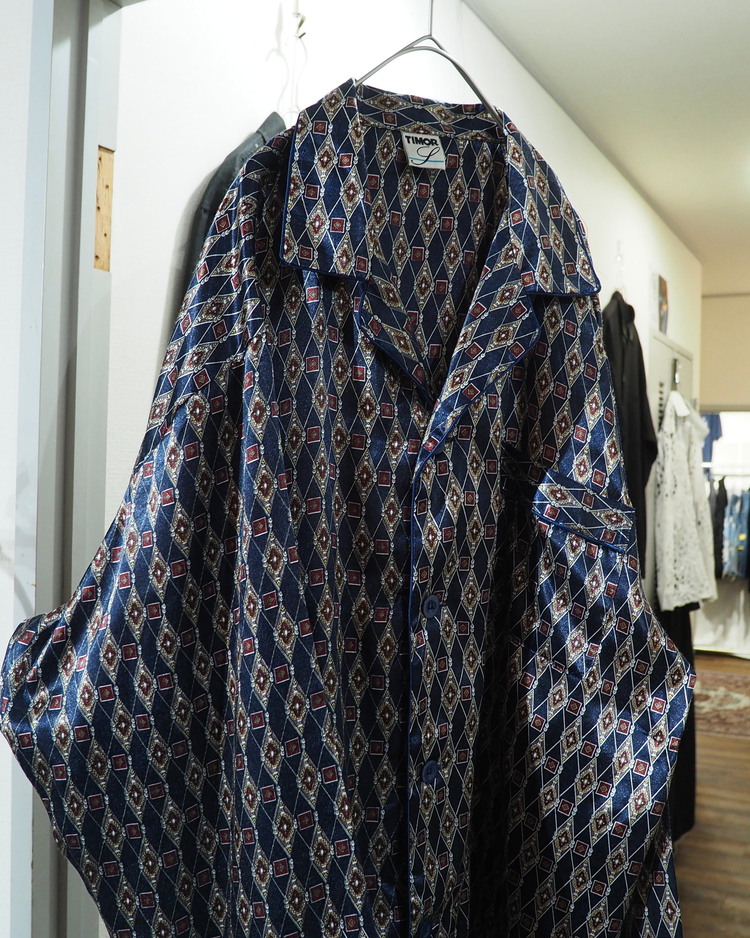 Beautiful Old Luxury Art Pattern Vintage Drape Loose Open Collar Shirt