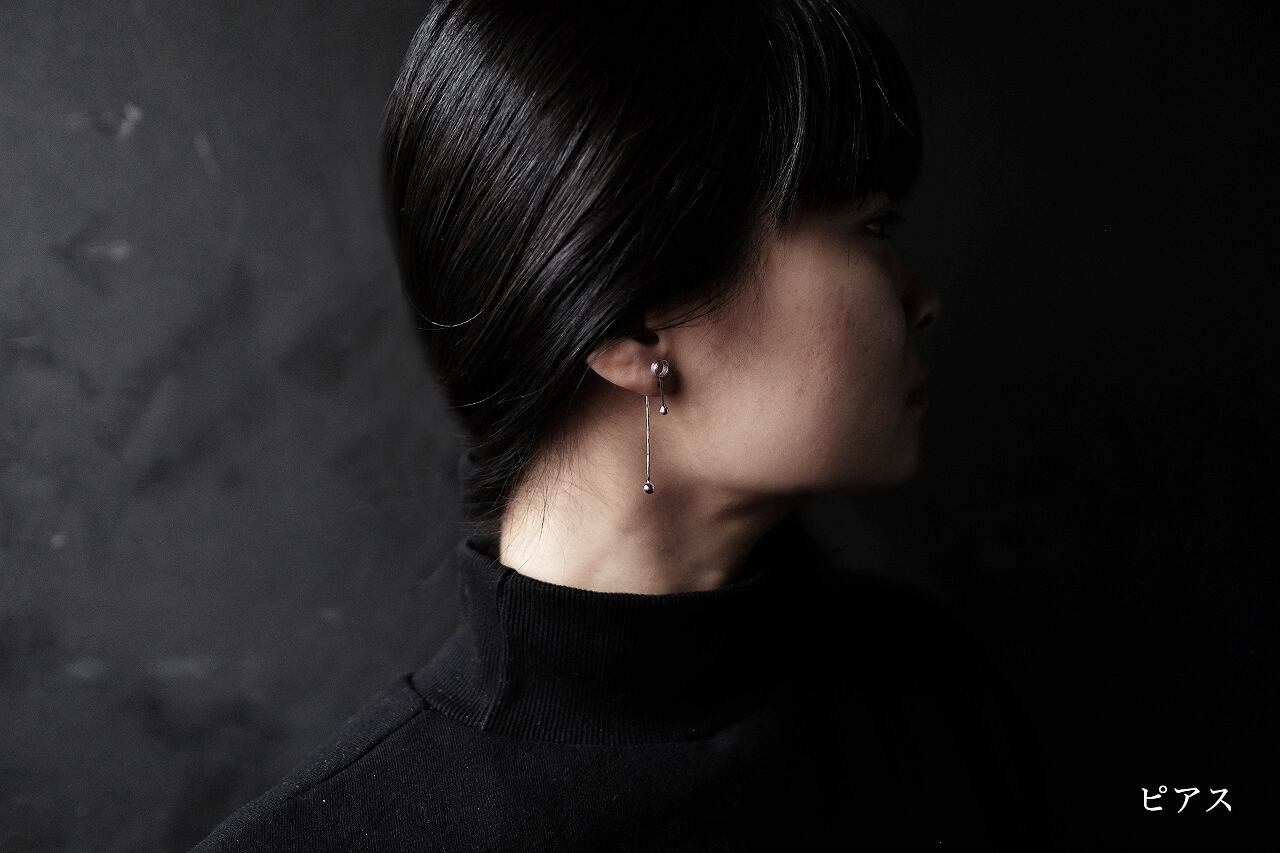 揺れさせてもらえない線のピアス（silver） | SUNn・寸
