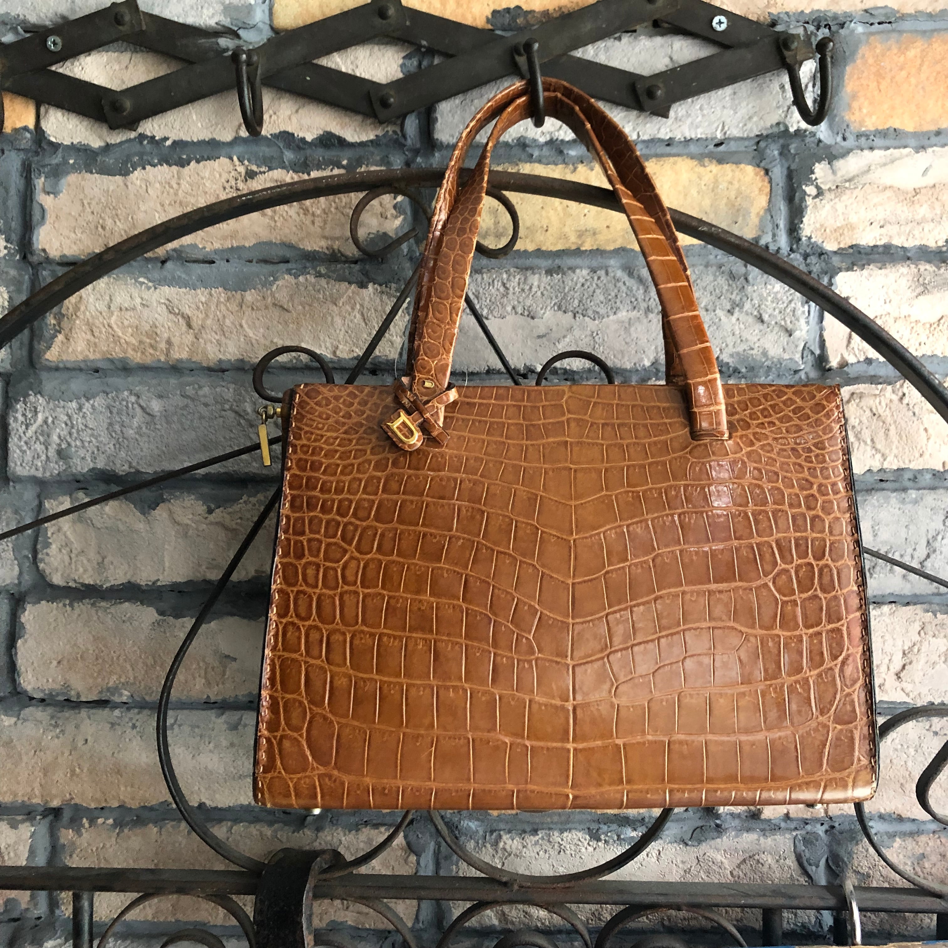 バッグ　bag デルヴォ