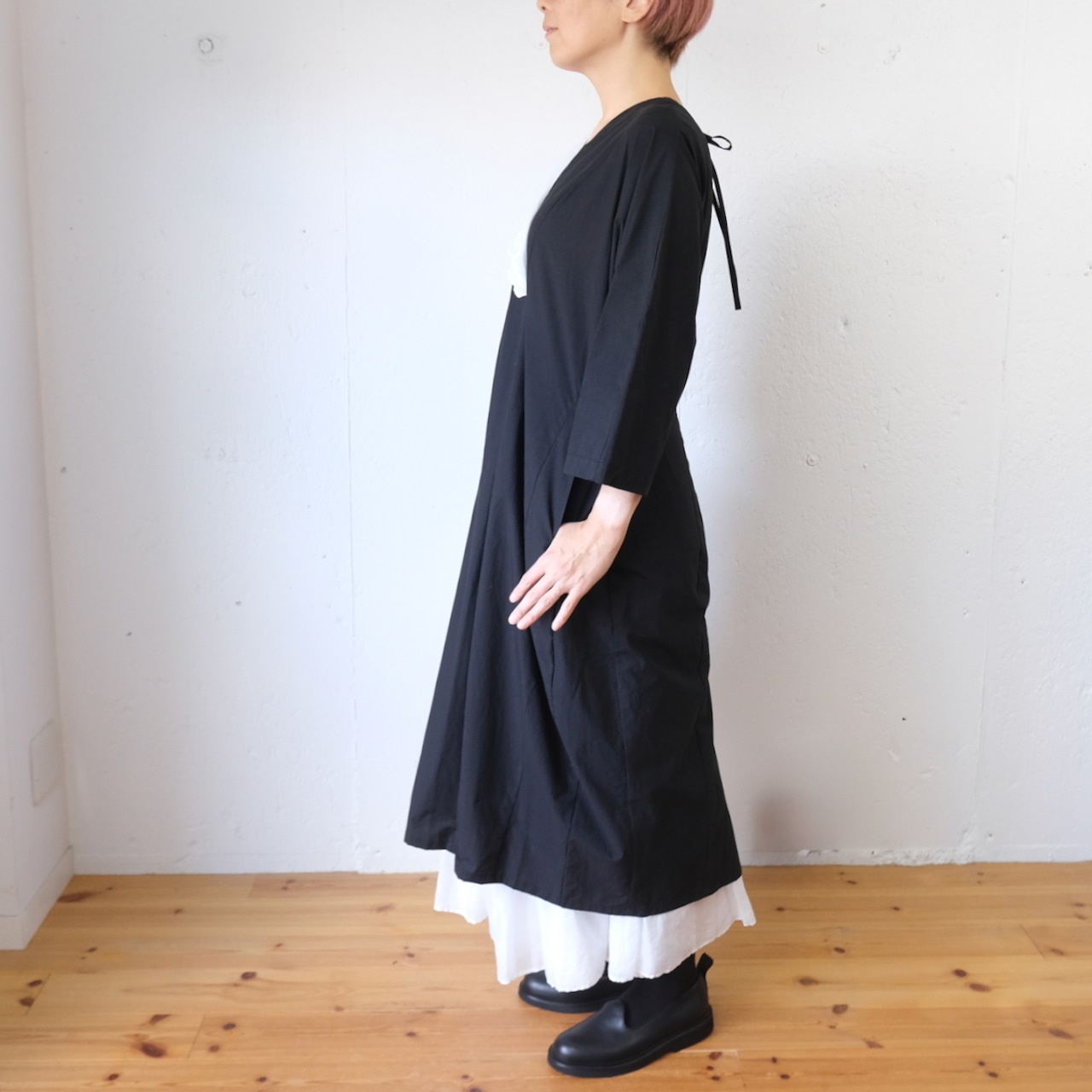 Native Village(ネイティブヴィレッジ) No.07/ landscape : 風景 刺繍襟ダーツドレス(black)