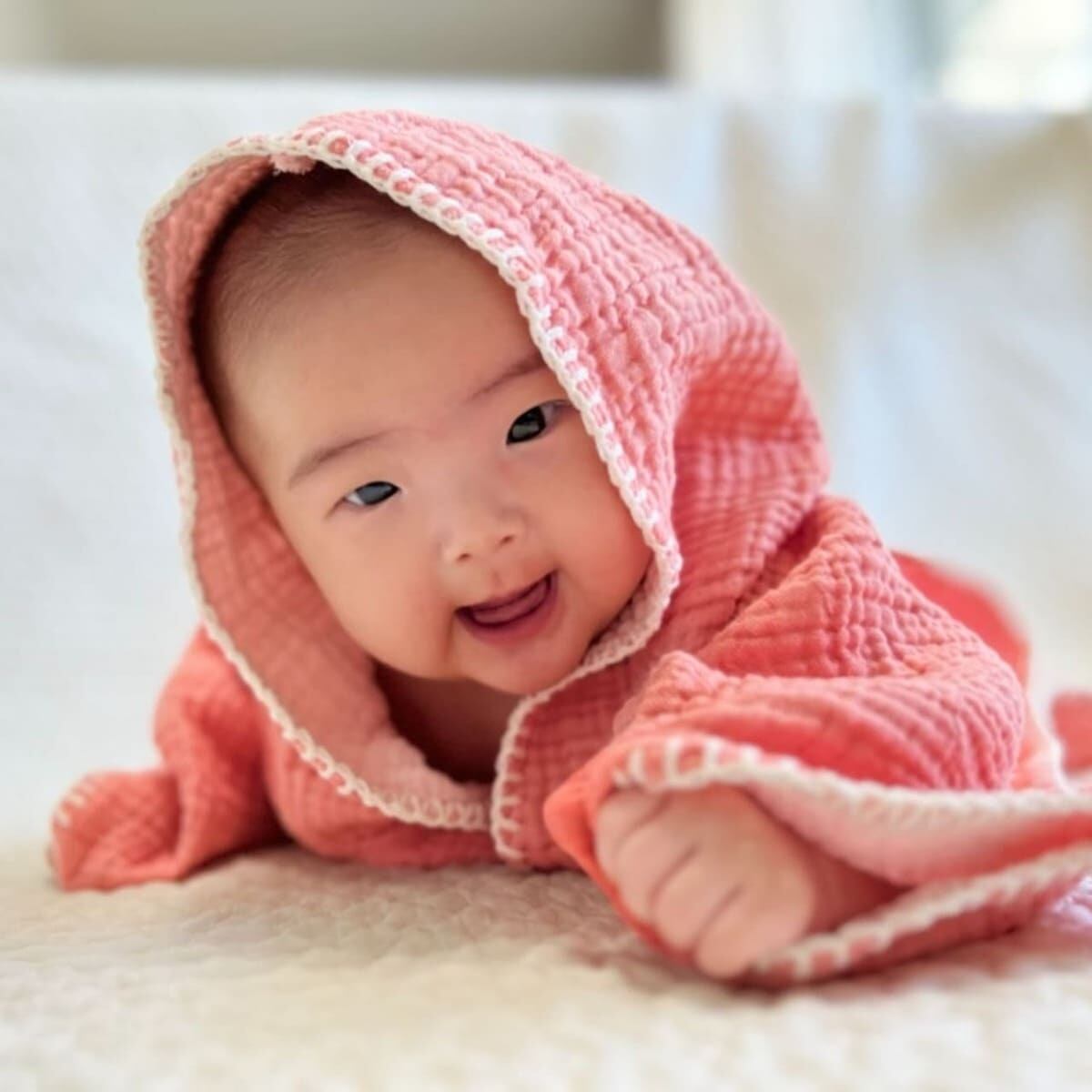 babyDior フード付きガウン 6M ピンク 【公式通販】