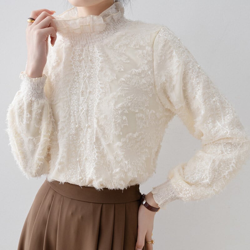 Frill neck shaggy blouse B3634 | Mbeaute