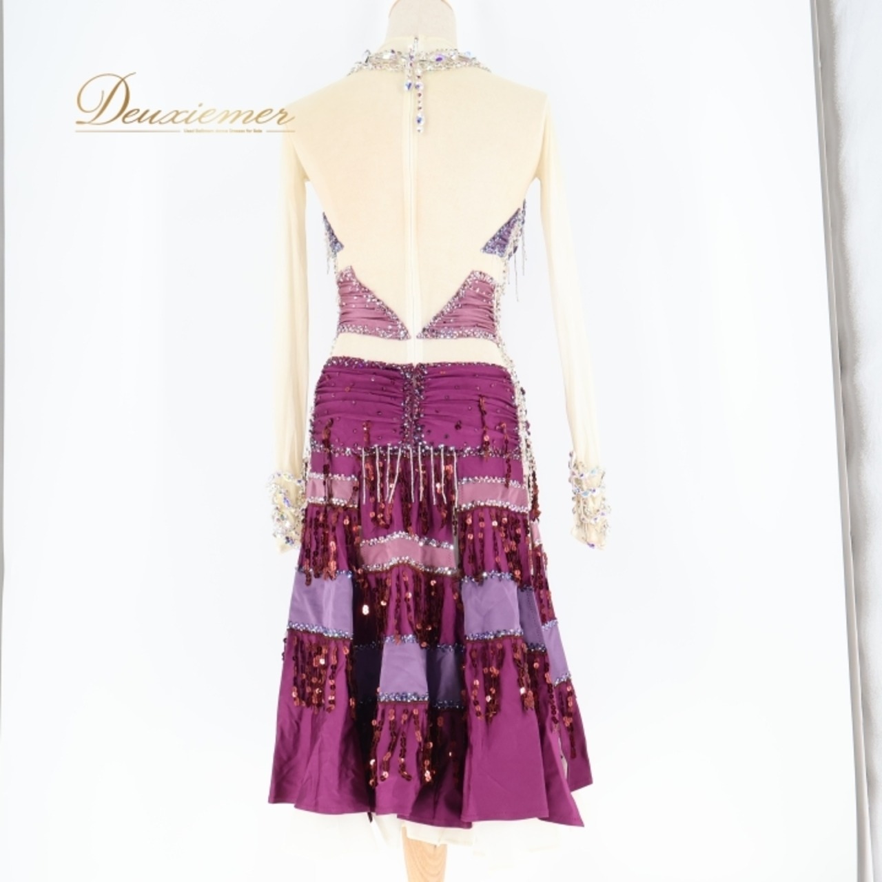 社交ダンス 衣装 ラテン ドレス ワンピース 紫 白 デモ 競技 ダンス パーティ 発表会 豪華 華やか フリンジ ホワイト系 パープル系 おしゃれ デザイン 揺れる スカート ストレッチ パーティー衣装 ステージ衣装 レディース