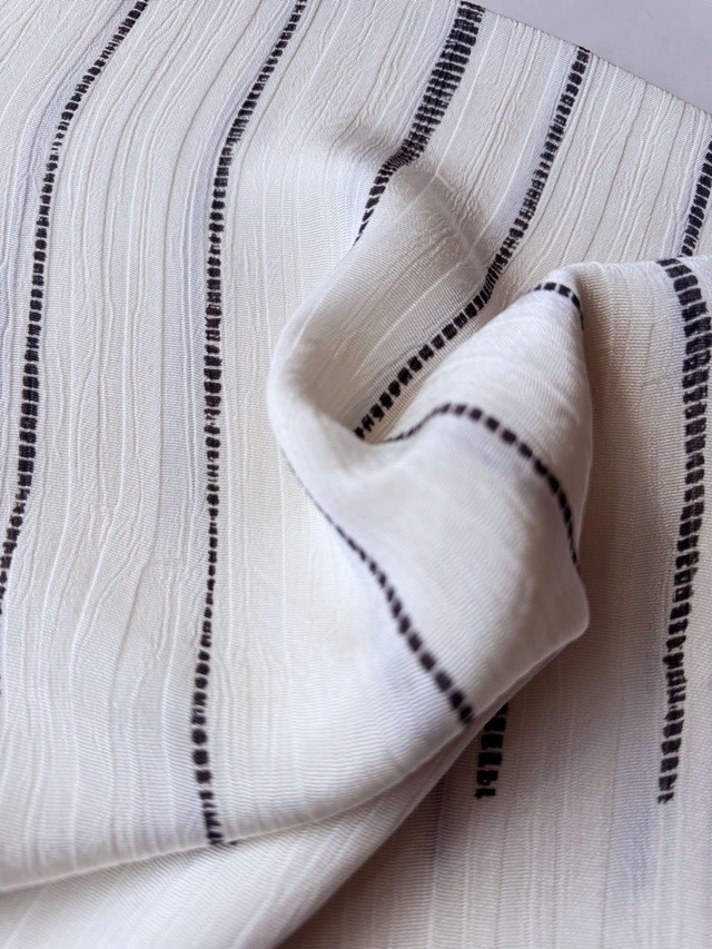 【帯揚げ】生成り×墨色　点々縞　楊柳帯揚げ　No.241106⑱