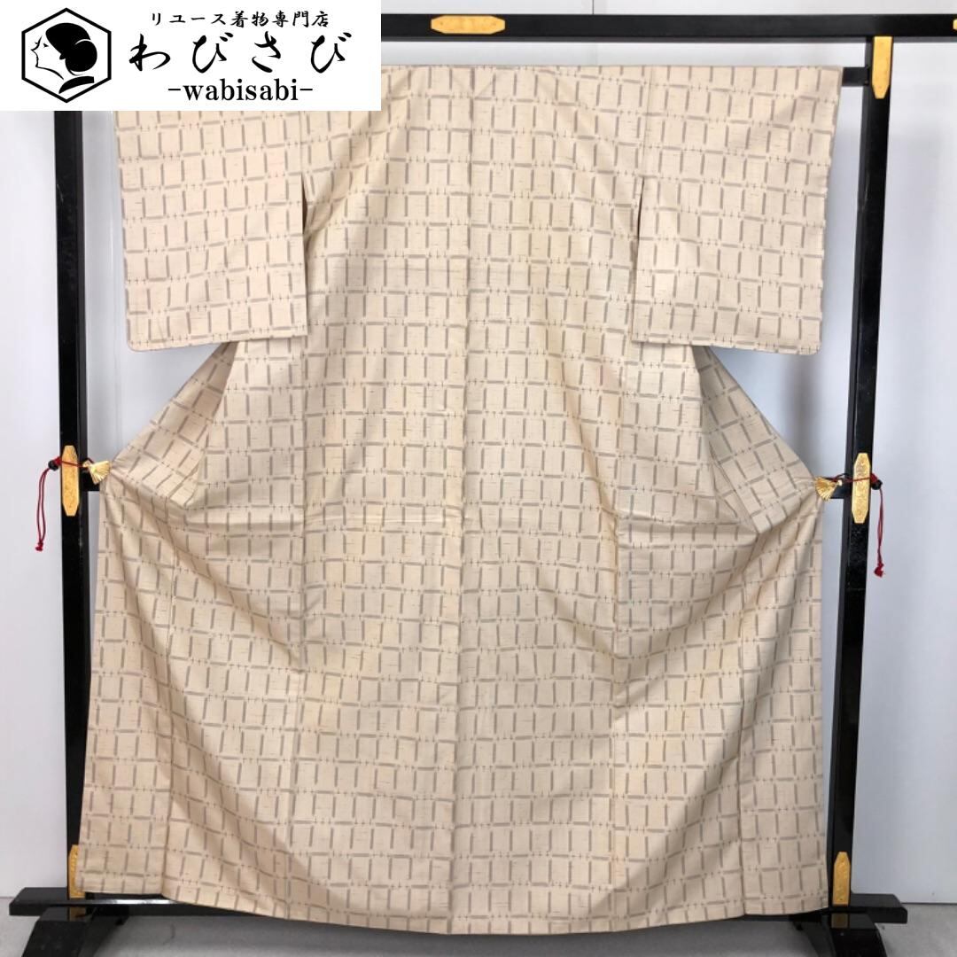 付下げ 加賀白山紬 作家物 手描き 花模様 薄鈍色 しつけ糸 K-4104 付下げ 加賀白山紬 作家物 手描き 花模様 薄鈍色 しつけ糸 K-4104 着物
