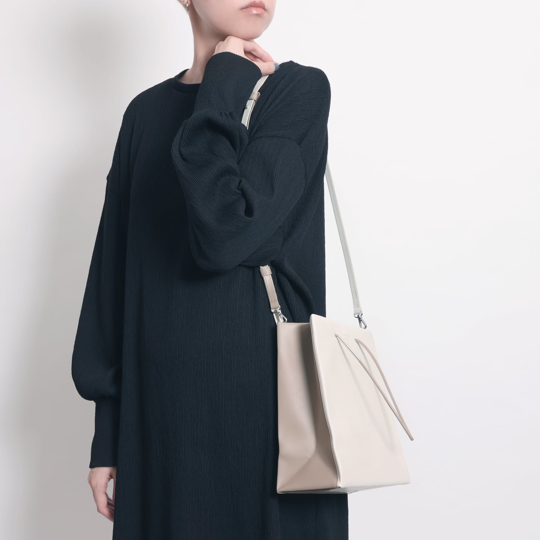 UNKNOWN PRODUCTS × YArKA】Leather Paper Bicolor Bag [CHORITSU3