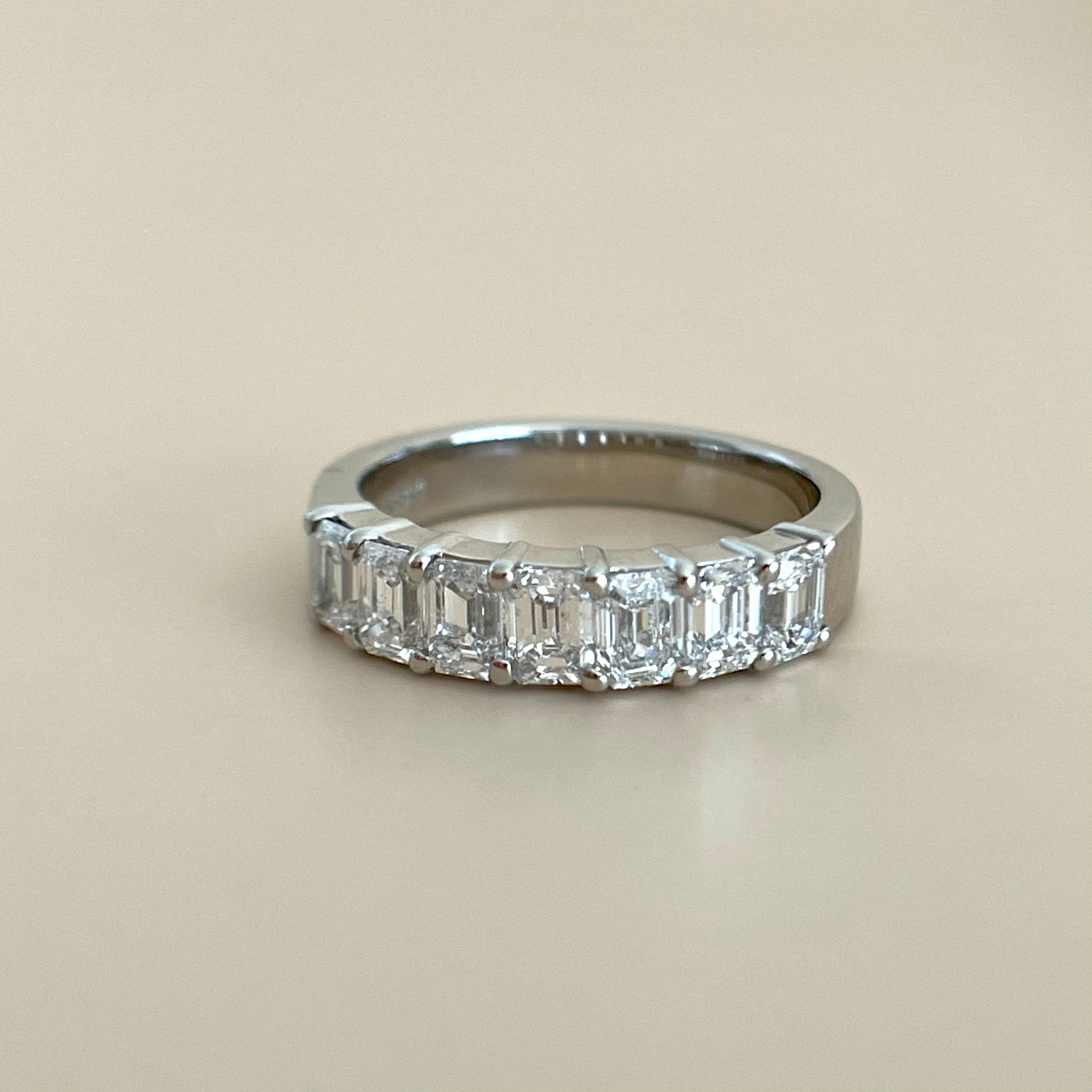 エメラルドカット ダイヤモンド ハーフエタニティリングT 1.30ct