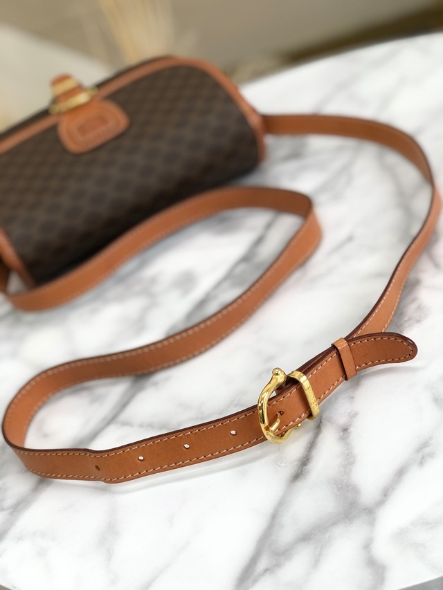 CELINE セリーヌ マカダム ブラゾン型押し フロントベルト PVC レザー クロスボディ ショルダーバッグ ブラウン vintage ヴィンテージ オールド 8rmsve