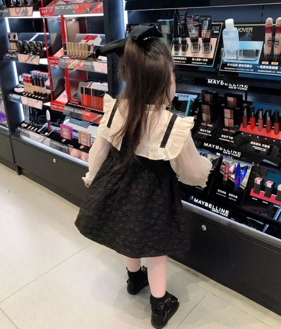 モノトーンフラワーワンピース••••••フリル　レース　女の子　ガール　ブラック　ドレス　入学式　入園式　海外子供服　韓国　プチプラ