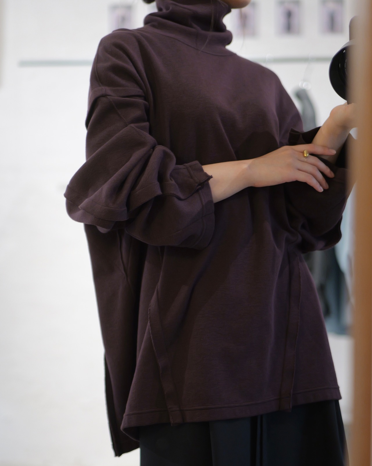 予約販売 | i’m here : - “SLIT” JERSEY ：Brown｜スリットタートル／フライス素材／キモノスリーブ／カットオフ仕様／立体マチ