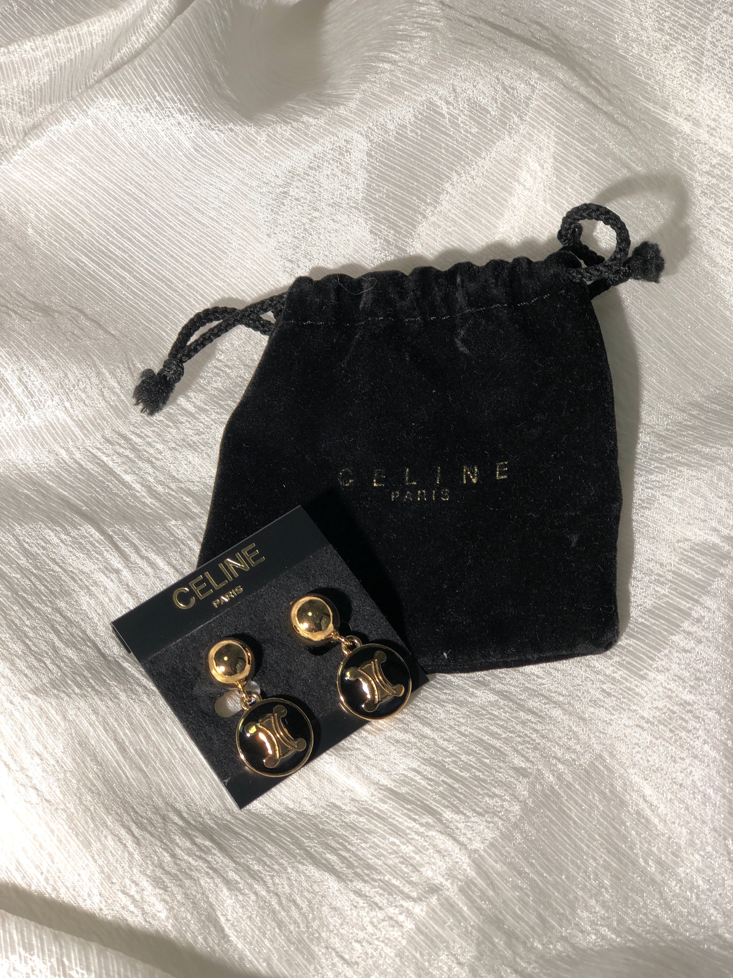CELINE セリーヌ トリオンフ イヤリング ブラック ゴールド 6jythw