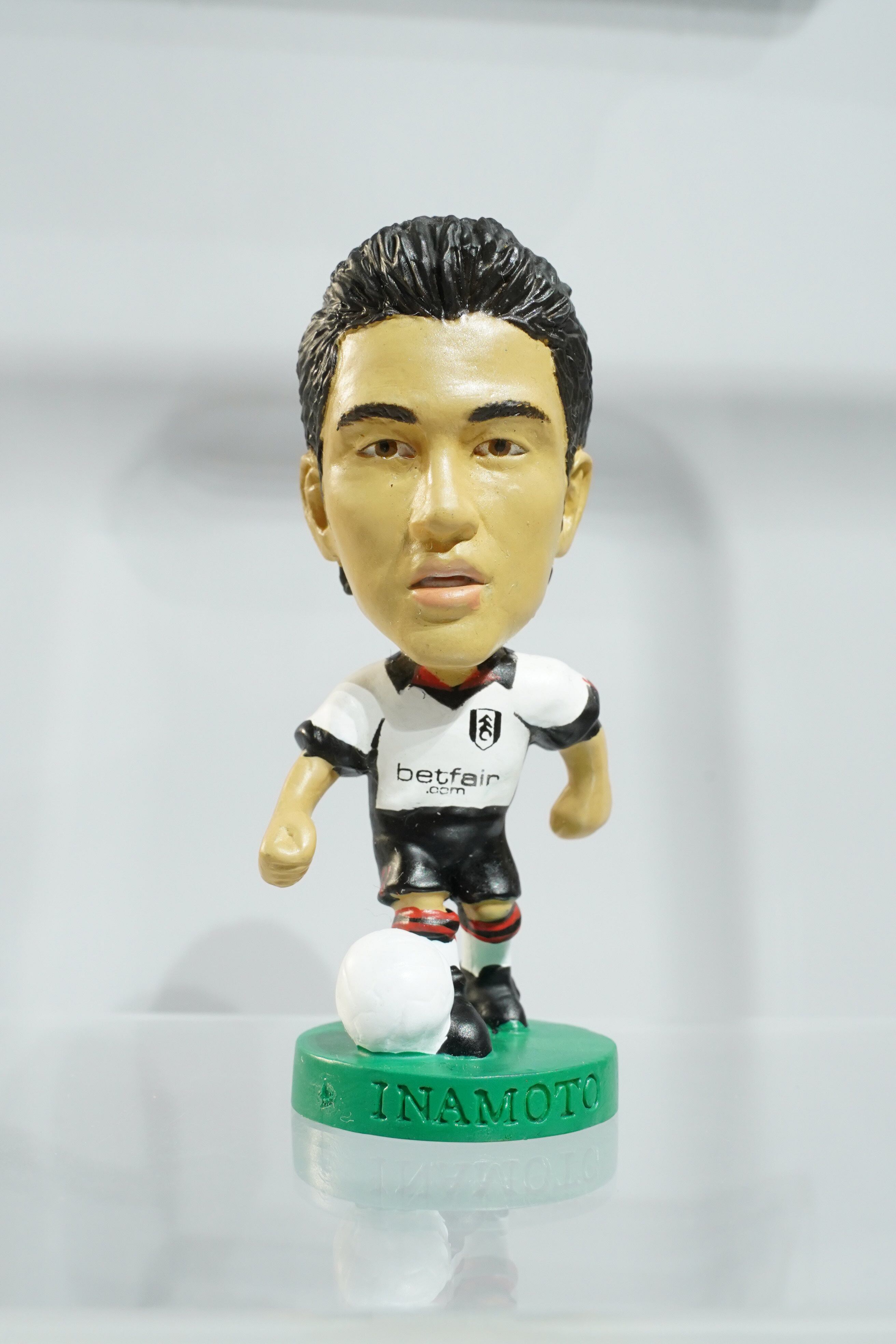 稲本 潤一 (Junichi Inamoto) ⭐️⭐️⭐️⭐️☆ Corinthian ProStars “Fulham / Japan National Team” (コリンシアン プロスターズ フラム/日本代表) グリーン台座 サッカーフィギュア No.6 Green Base (2003年刻印/Collector No. PRO786) Limited Edition Soccer Figure 約7〜8cm