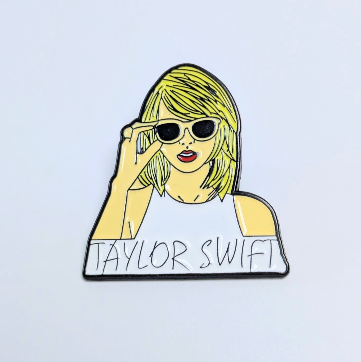 送料無料! ★ピンズ PINS★ピンバッジ 【 Taylor Swift( テイラースウィフト / スイフト )】 〚アメリカン雑貨 アメトイ〛