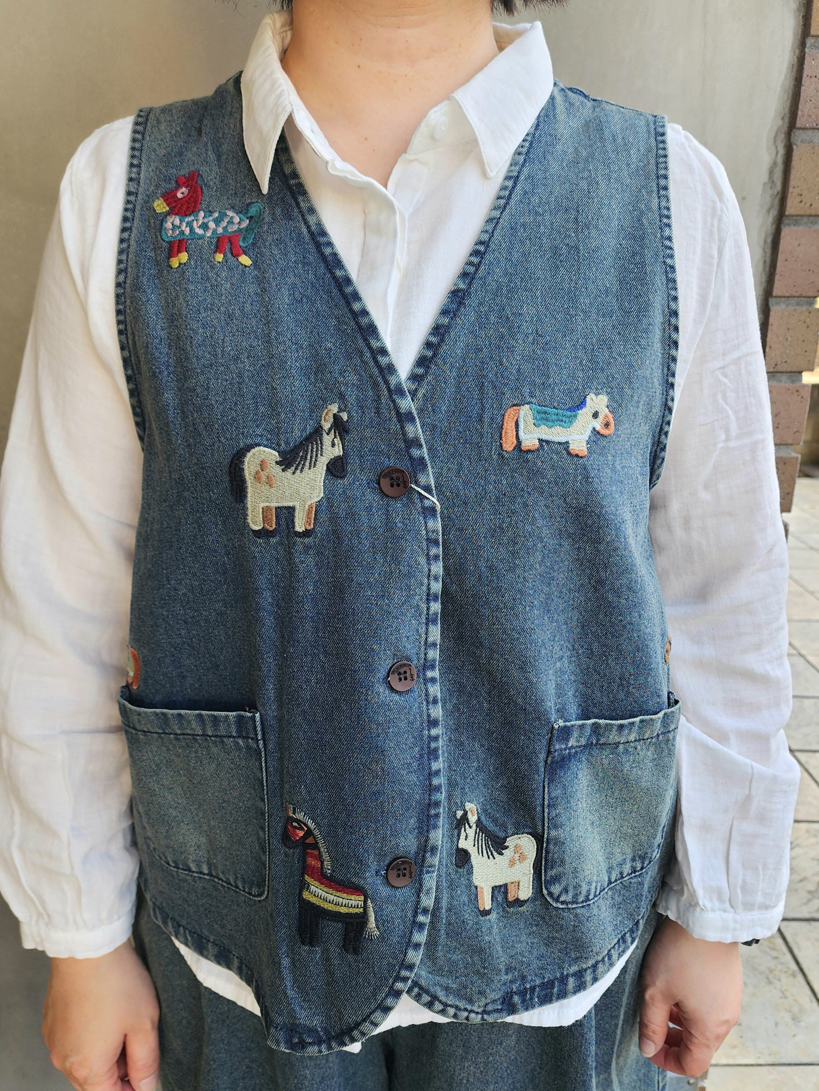 色んなお馬さん刺繍のデニムベスト | ワンダフル商会