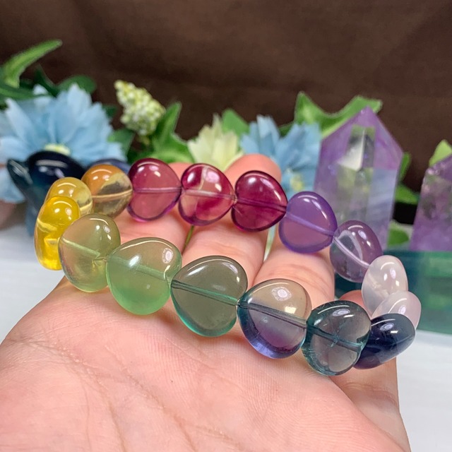 2.美発色☆ぷるんとしたフローライトハート ブレスレット