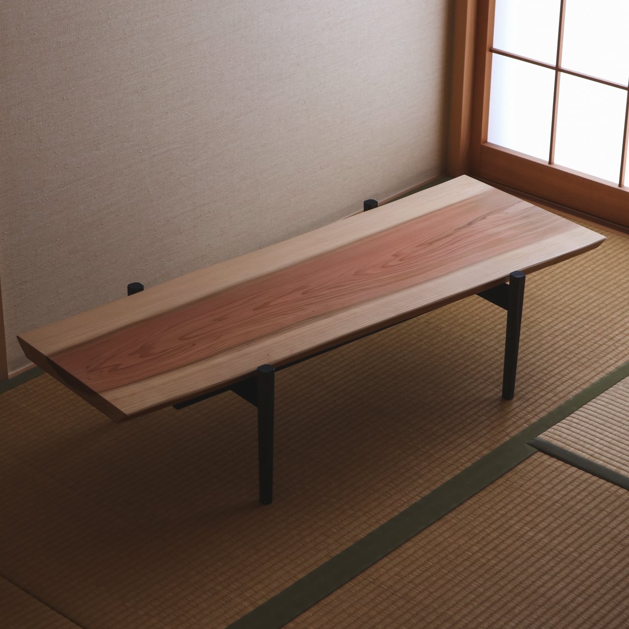 栗の引戸キャビネット 無垢板 黒染め | オバタ家具店