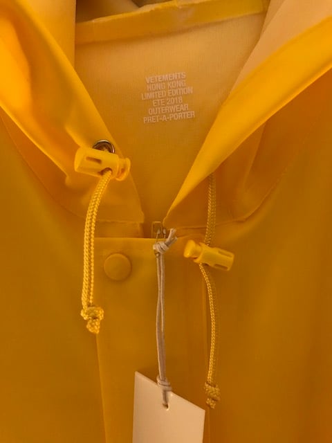 香港限定☆激レア☆VETEMENTS ヴェトモン × DHL コラボ パーカー 香港限定☆激レア☆VETEMENTS ヴェトモン × DHL コラボ パーカー