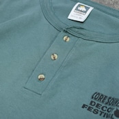 90's Decoy festival henry neck tee